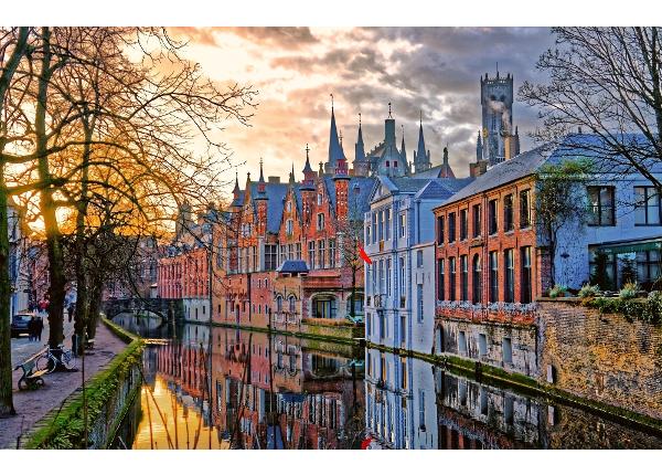 Itsekiinnityvä kuvatapetti Canals Of Bruges 