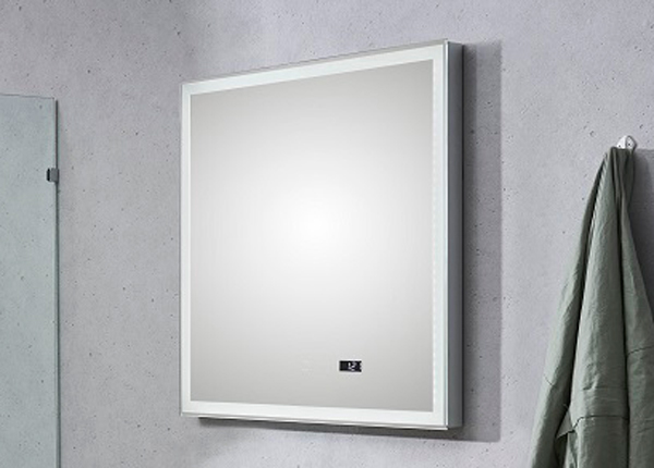 LED valgustuse ja kellaga peegel 22