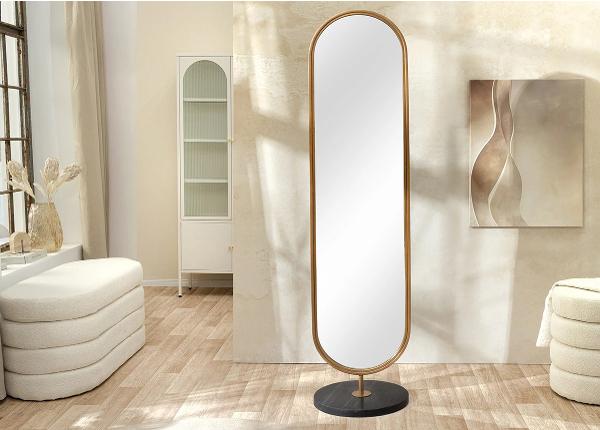 Peili Portrait 175 cm