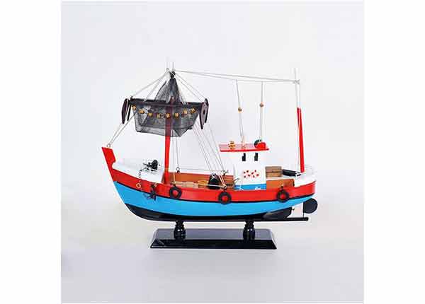 Деревянная рыбацкая лодка 993
