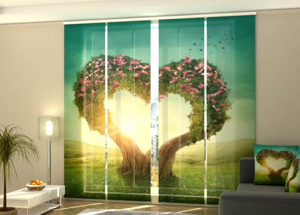 Затемняющая панельная штора Heart tree 240x240 см