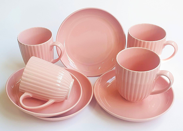 Набор посуды для четверых Pink