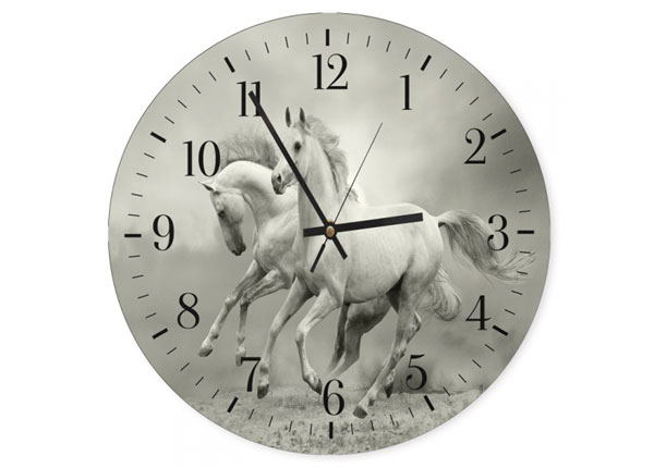 Настенные часы с картиной White horses