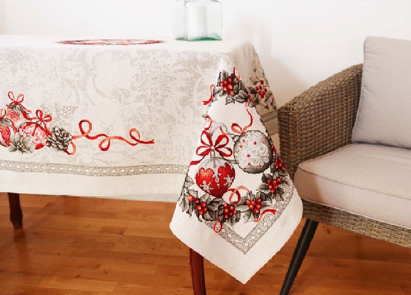 Рождественская скатерть из гобелена Kris 138x236 см
