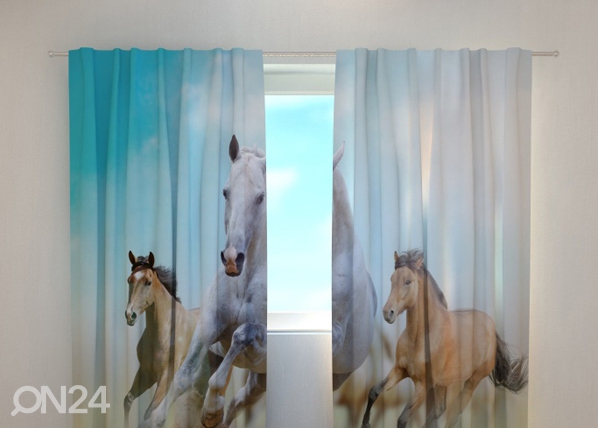 Полузатемняющая штора Horses 240x220 cm