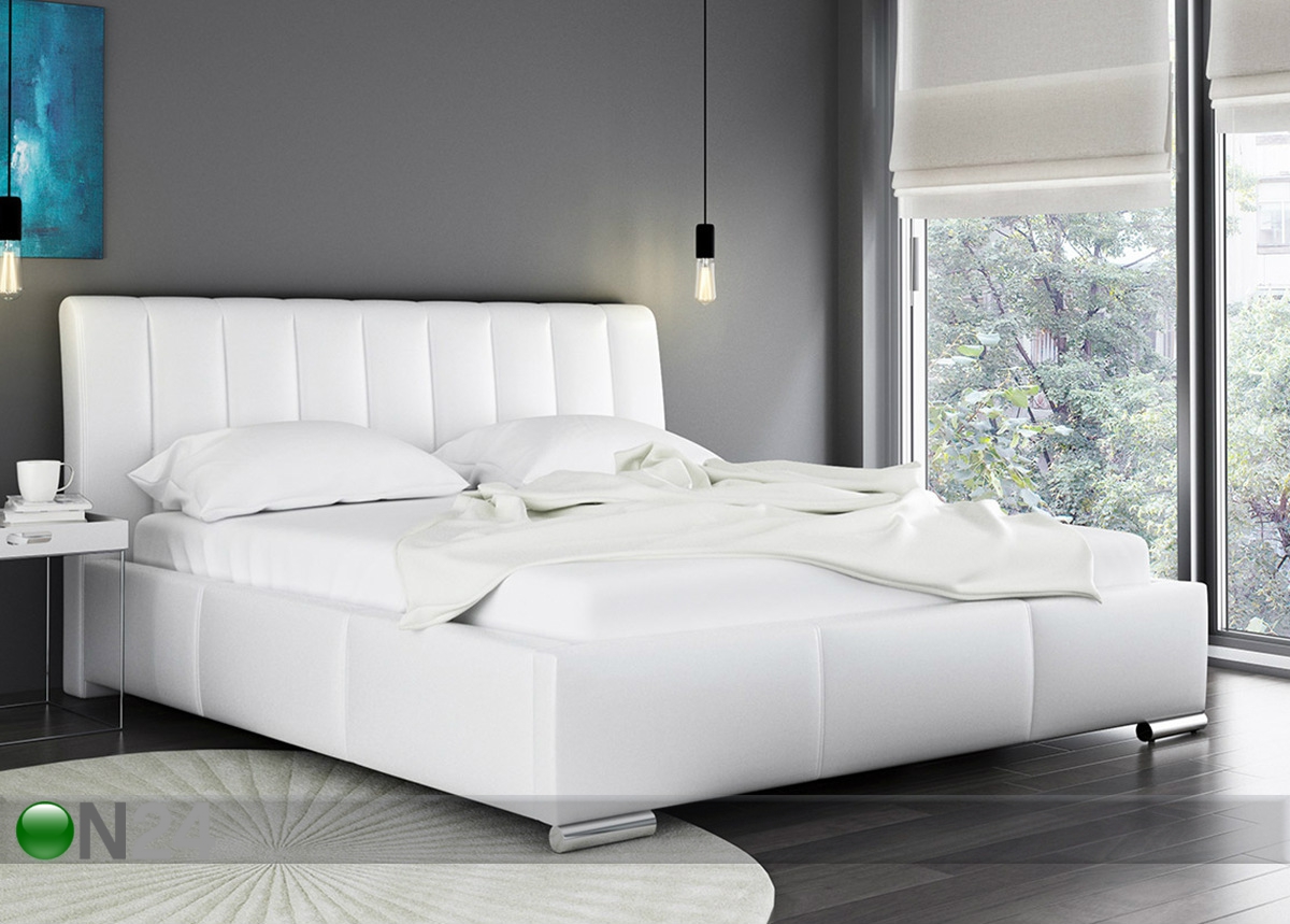 двуспальная кровать белая кожа