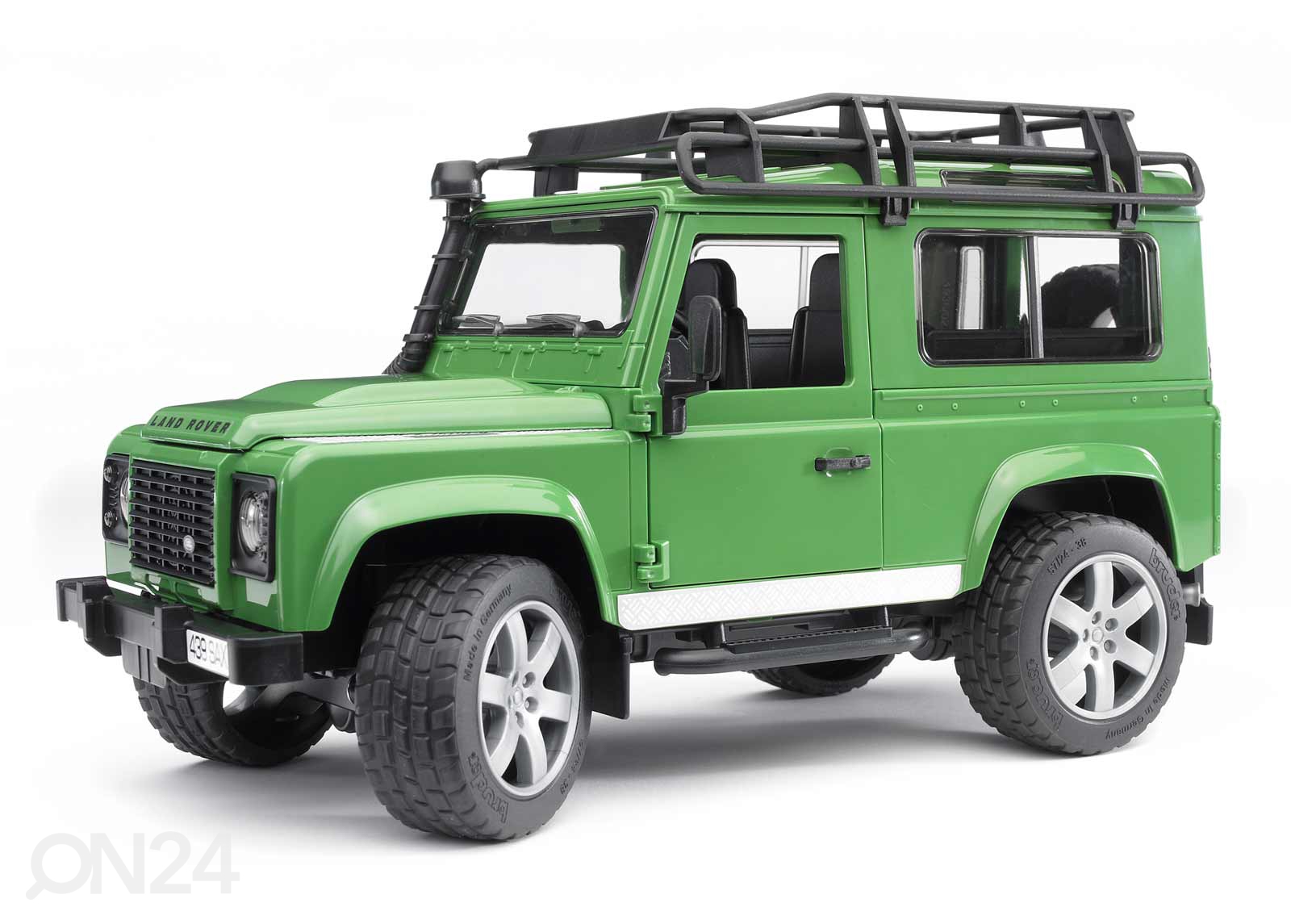 Maastikuauto Land Rover Defender suurendatud