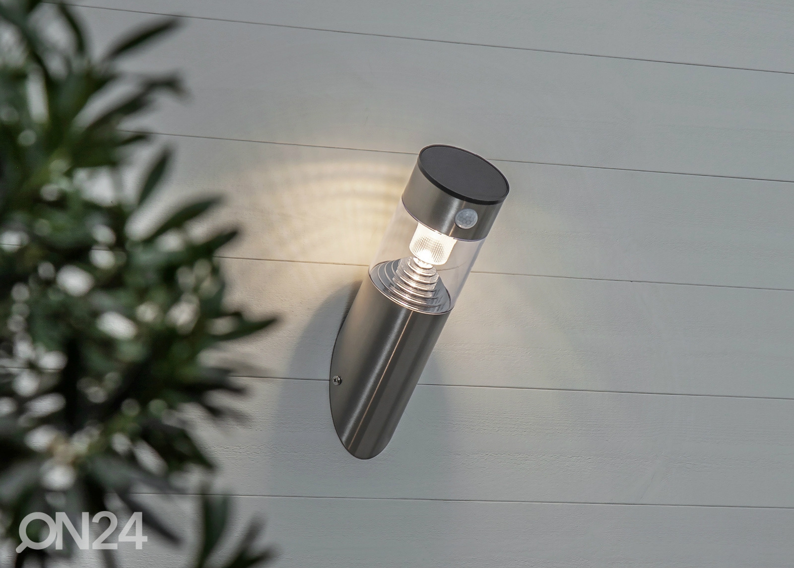 Настенный светильник Marbella с датчиком движения и солнечной панелью увеличить