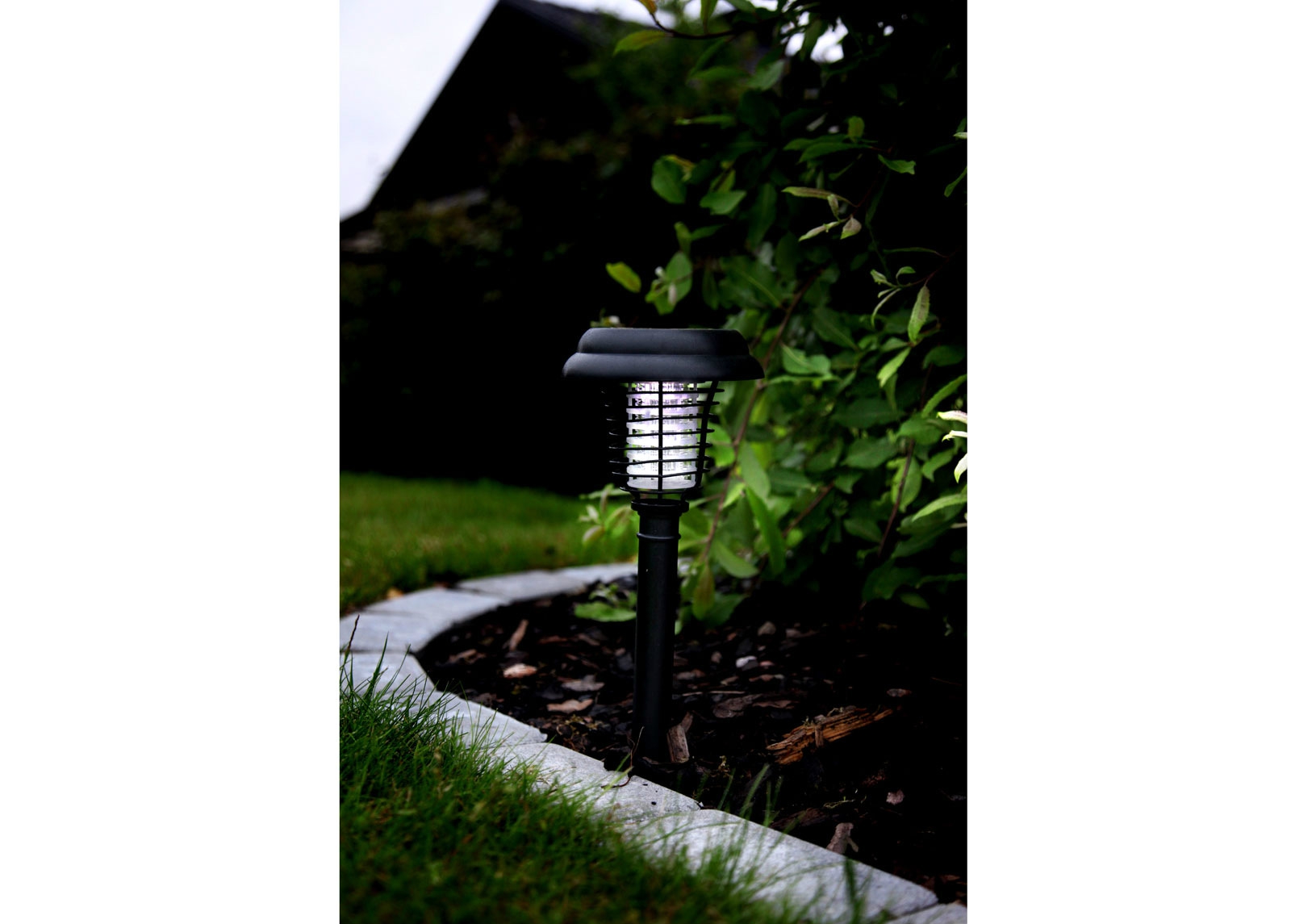 Садовая лампа с солнечной панелью + лампа от комаров увеличить