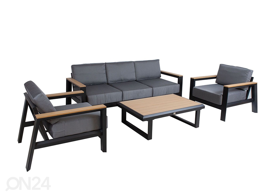 Xushbichim kiyingan ayollar porno