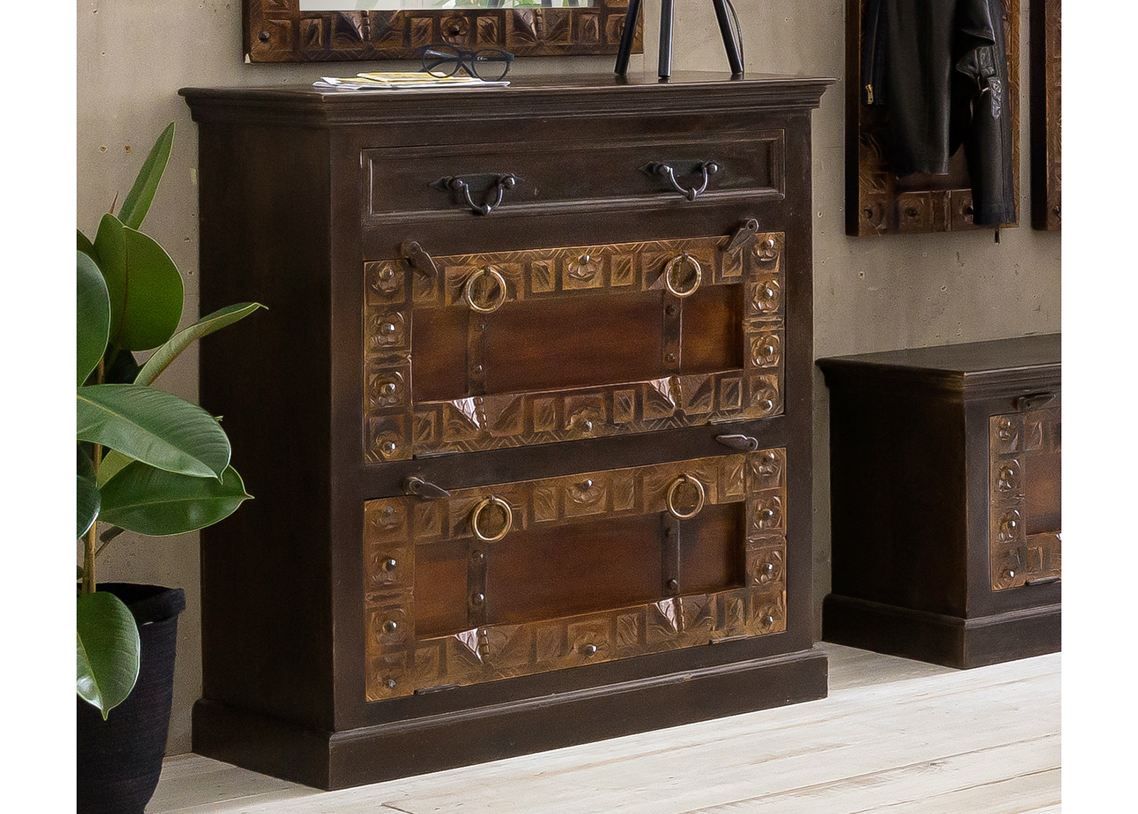 Kenkäkaappi Almirah