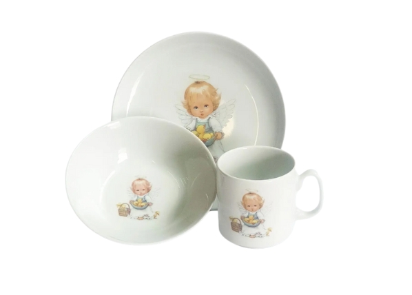 Lasten astiasto Tyttö ja tiput
