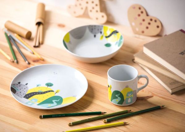 Lasten astiasto Nallen mökki